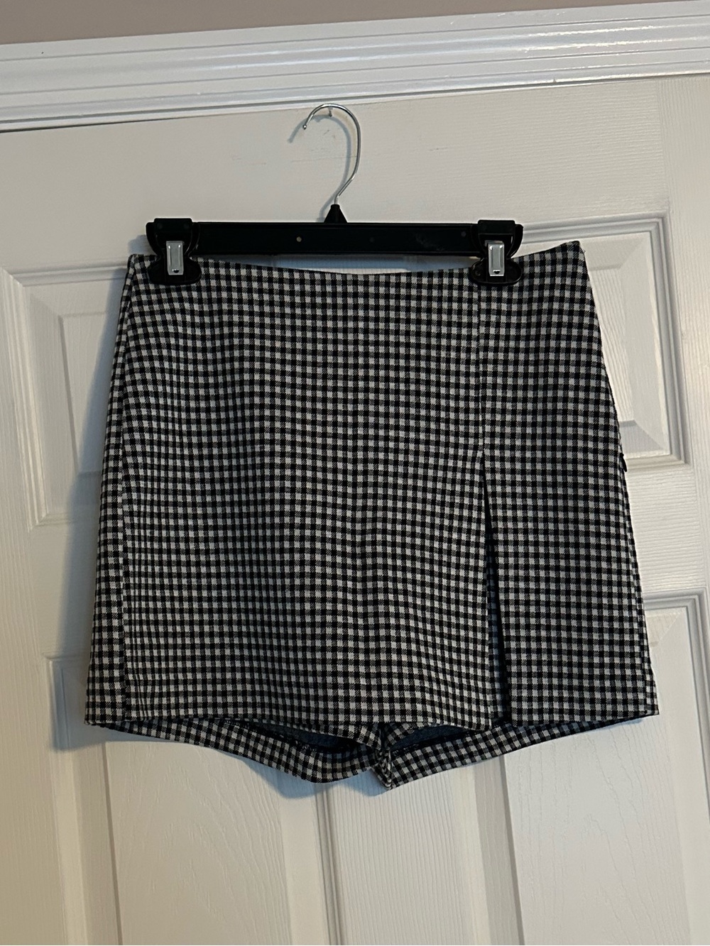 CAbi Black & White Gingham Skort 5593
